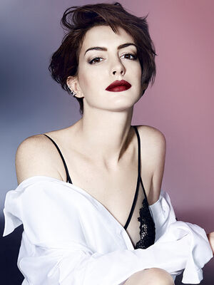Anne Hathaway sexy for Elle Magazine, UK - November 2014